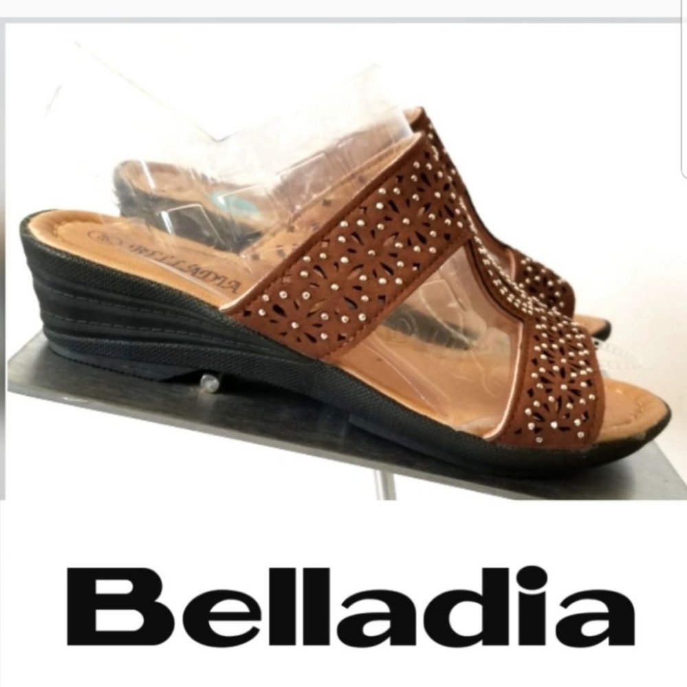 Belladia Studded Sandals NWOT! Size 6W